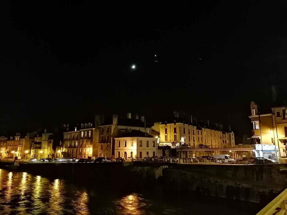 Spacieux T3 Lumineux Dans Quartier Historique Avec Wifi Redon Exterior photo